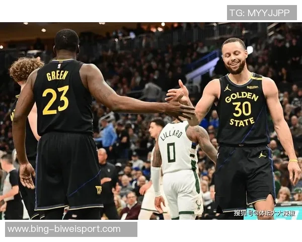 科尔感激库里和巴特勒的场边支持这对年轻球员成长至关重要